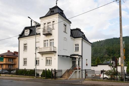Villa Neve Ustrzyki Dolne Exterior foto